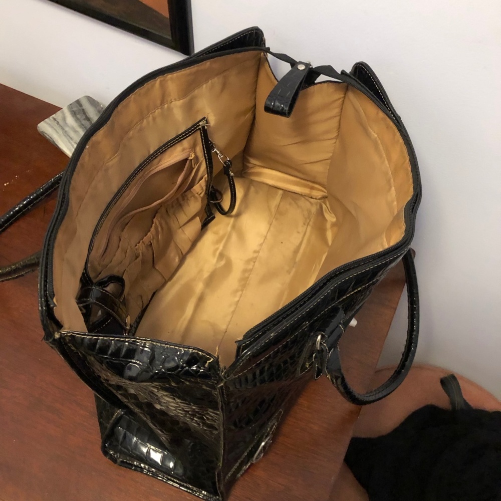All Day Essentials Purse - Picture 5 of 6